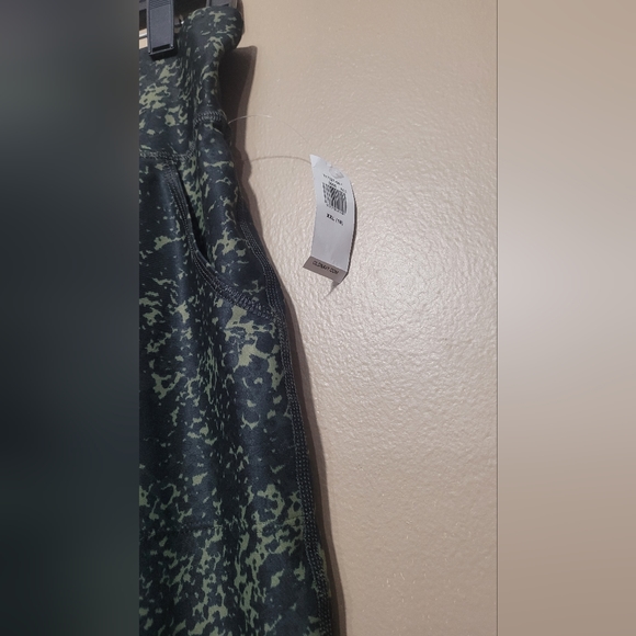 NWT Old Navy High-Waisted PowerSoft Pocket Joggers Girls Size XXL 18 Green Black - Picture 8 of 10